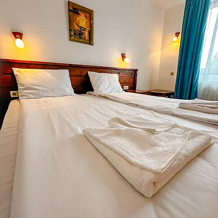 Hotel Banderitsa And Casino